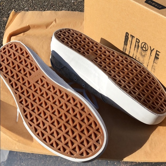 Zumiez Straye Grey Birdie Canvas Sneaker - Picture 3 of 5